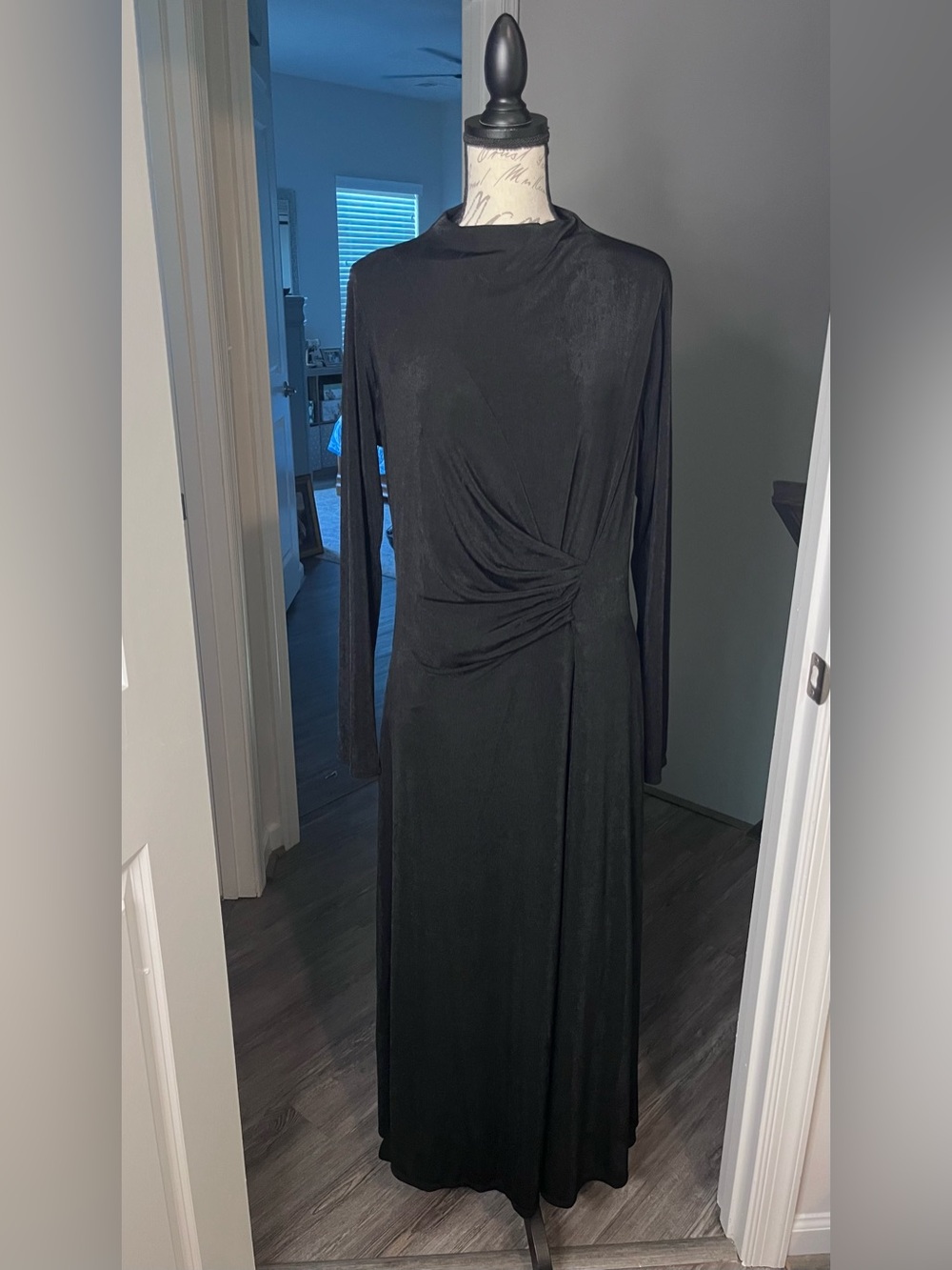 Alexia Admor Black Long Sleeve Ruched-Waist Maxi Dress